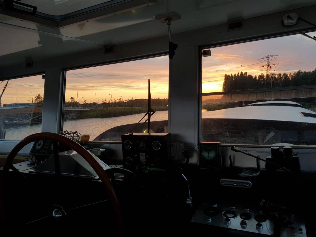 DiemerbrugWheelhouse Euphrate Houseboat住宿加早餐旅馆 外观 照片