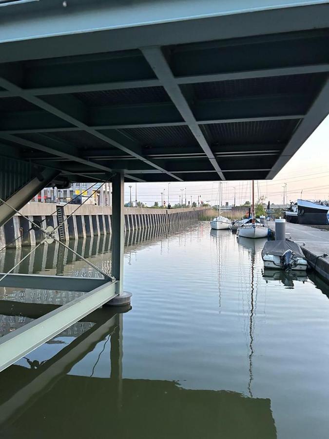DiemerbrugWheelhouse Euphrate Houseboat住宿加早餐旅馆 外观 照片