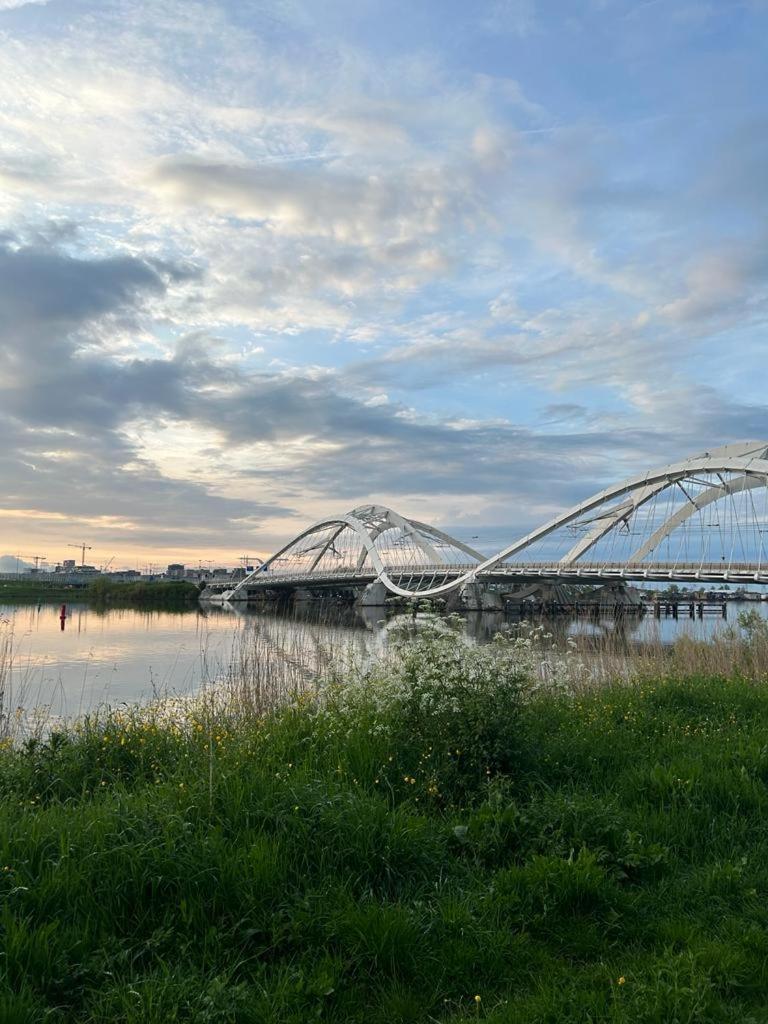 DiemerbrugWheelhouse Euphrate Houseboat住宿加早餐旅馆 外观 照片