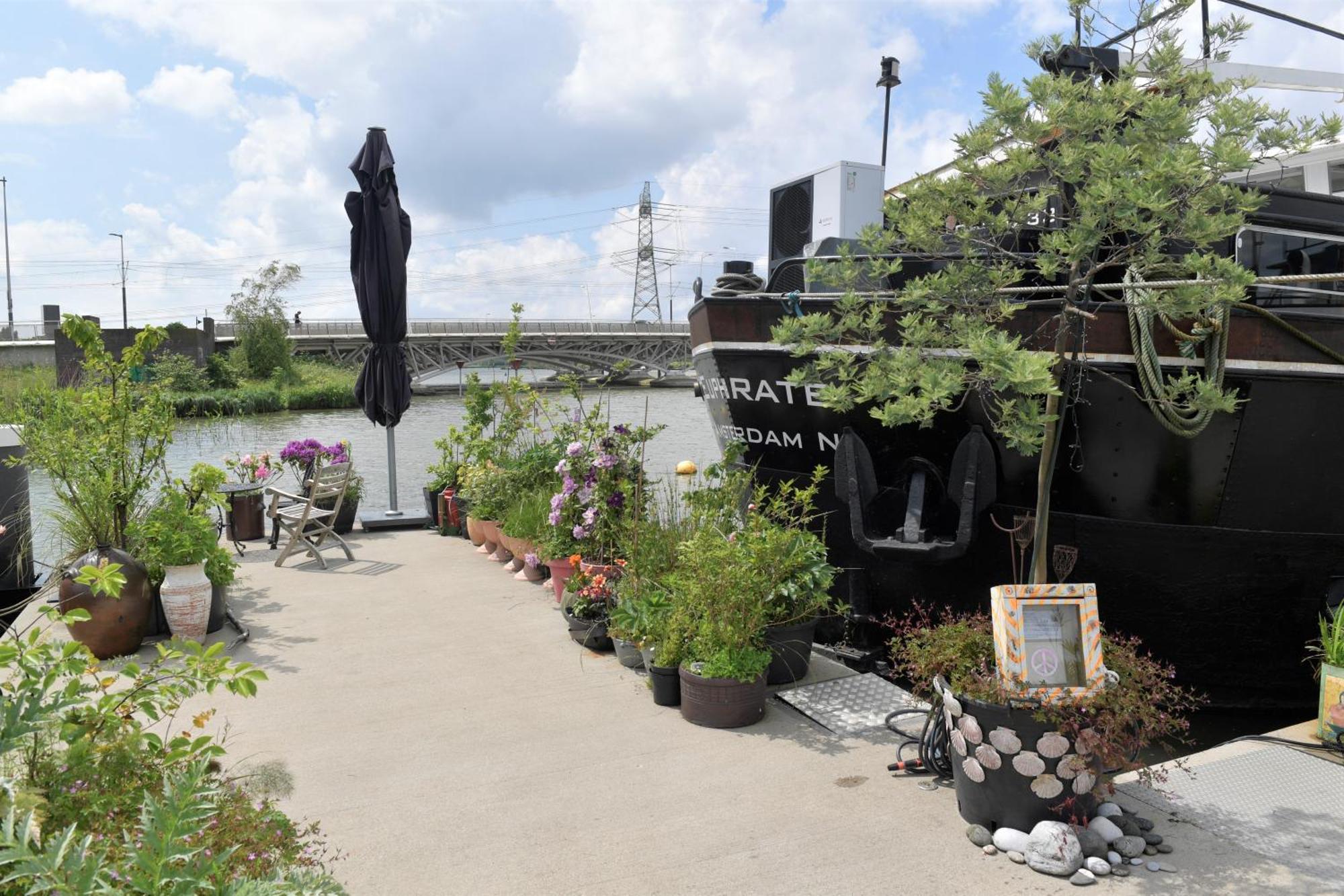 DiemerbrugWheelhouse Euphrate Houseboat住宿加早餐旅馆 外观 照片